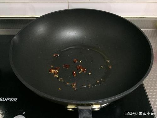 锅糊了怎么办（炒菜锅糊了怎么办）