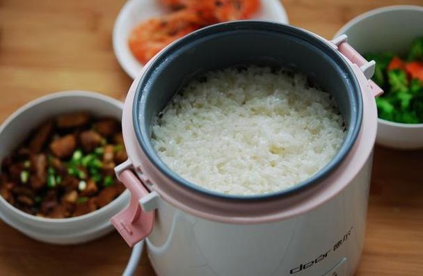 精煮饭要多长时间（电饭煲精煮饭要多长时间）