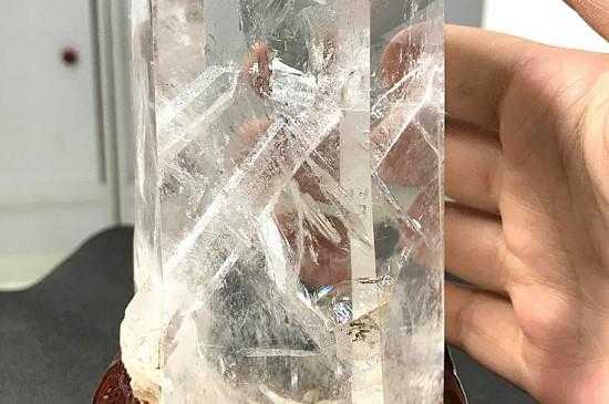 水晶消磁是迷信吗（最简单的水晶消磁方法）